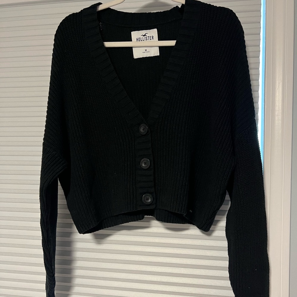 Hollister Size Medium Cropped Cardigan